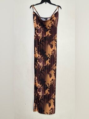 PrettyLittleThing Brown and Tan Floral Pleated Maxi Dress